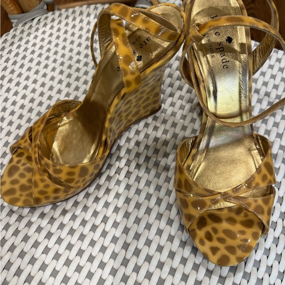 Kate Spade Women's Gold Leopard Print Sandals size 8 - Picture 4 of 4